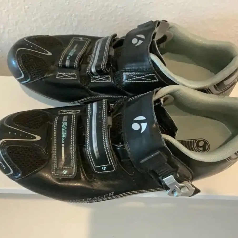 Used- Black Bontrager RXL cycling shoes with  cleats us men’s 10.5